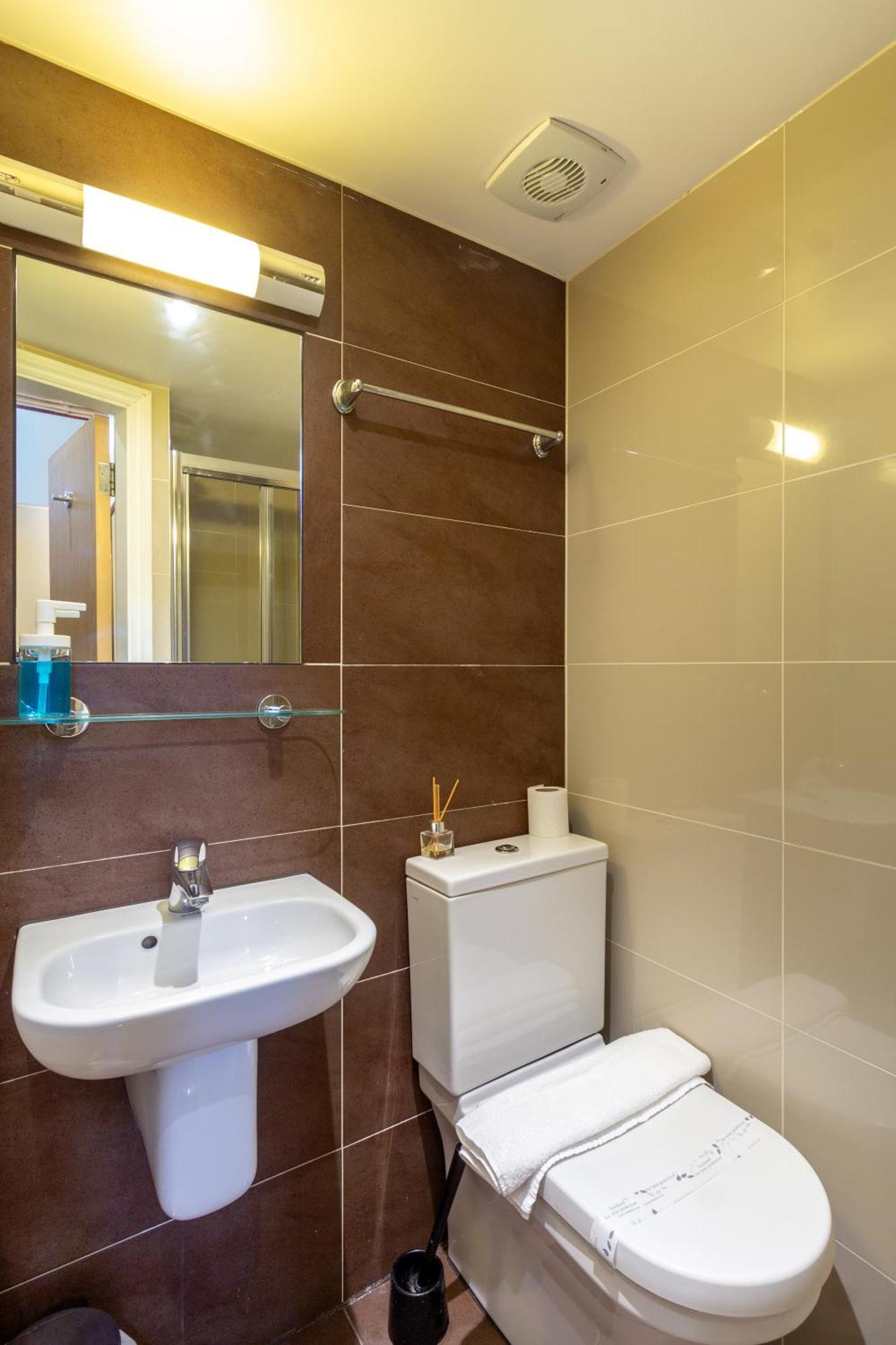 Coronation Hotel Λονδίνο Εξωτερικό φωτογραφία
